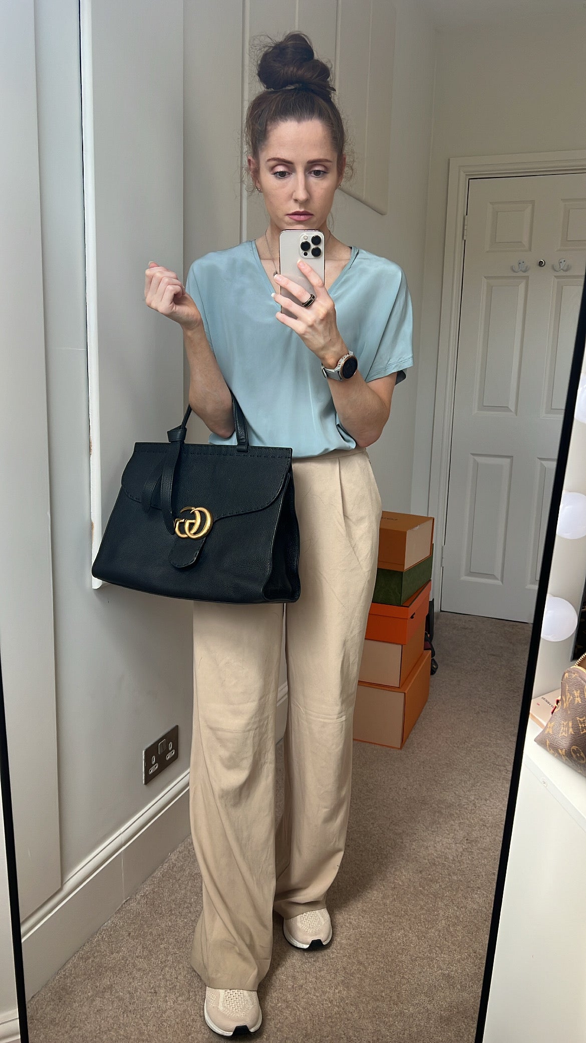 Luxury Gucci GG Black Marmont Medium Top Handle Bag