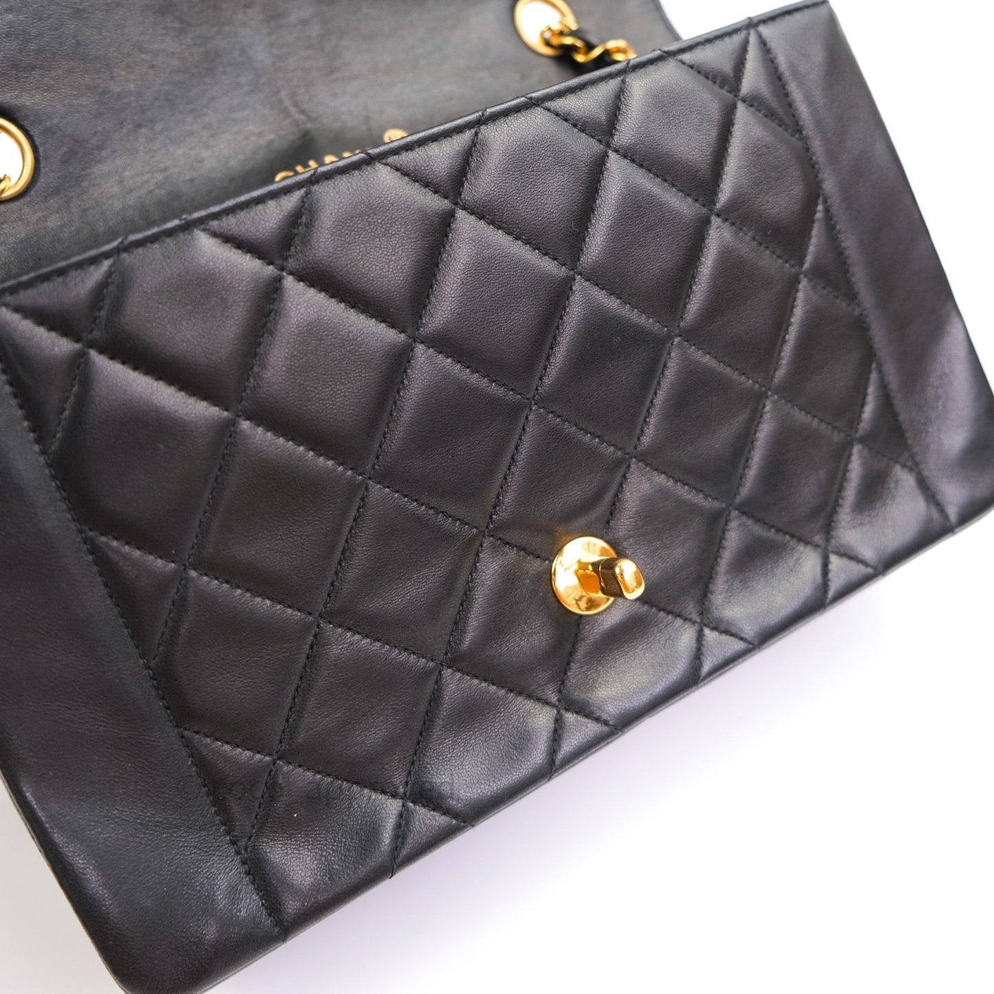 Chanel Black Quilted Lambskin Medium Vintage Classic Diana Flap Bag