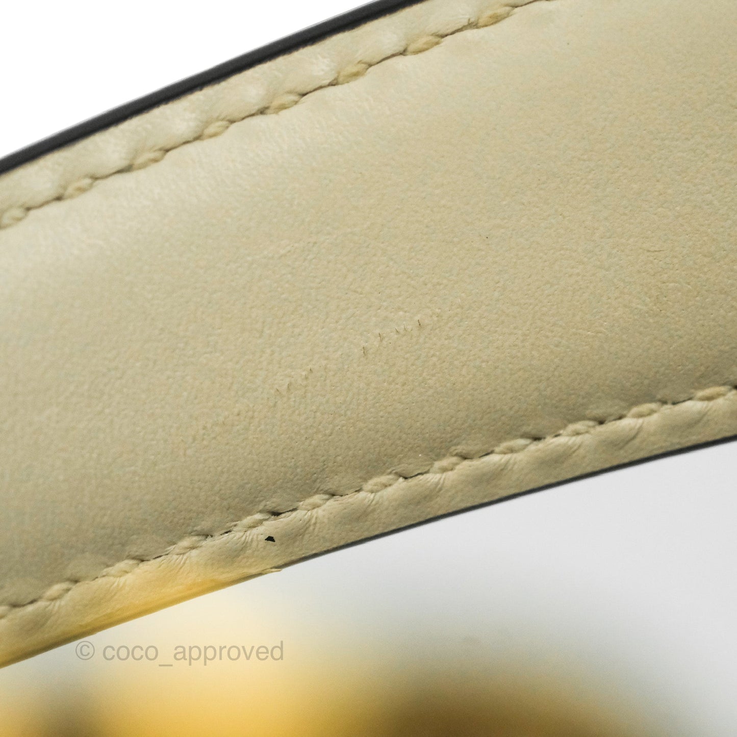 Gucci Mini Sylvie Top Handle White Calfskin Shoulder Bag⁣ ⁣⁣⁣⁣⁣⁣⁣⁣⁣⁣⁣⁣⁣⁣⁣⁣With Strap