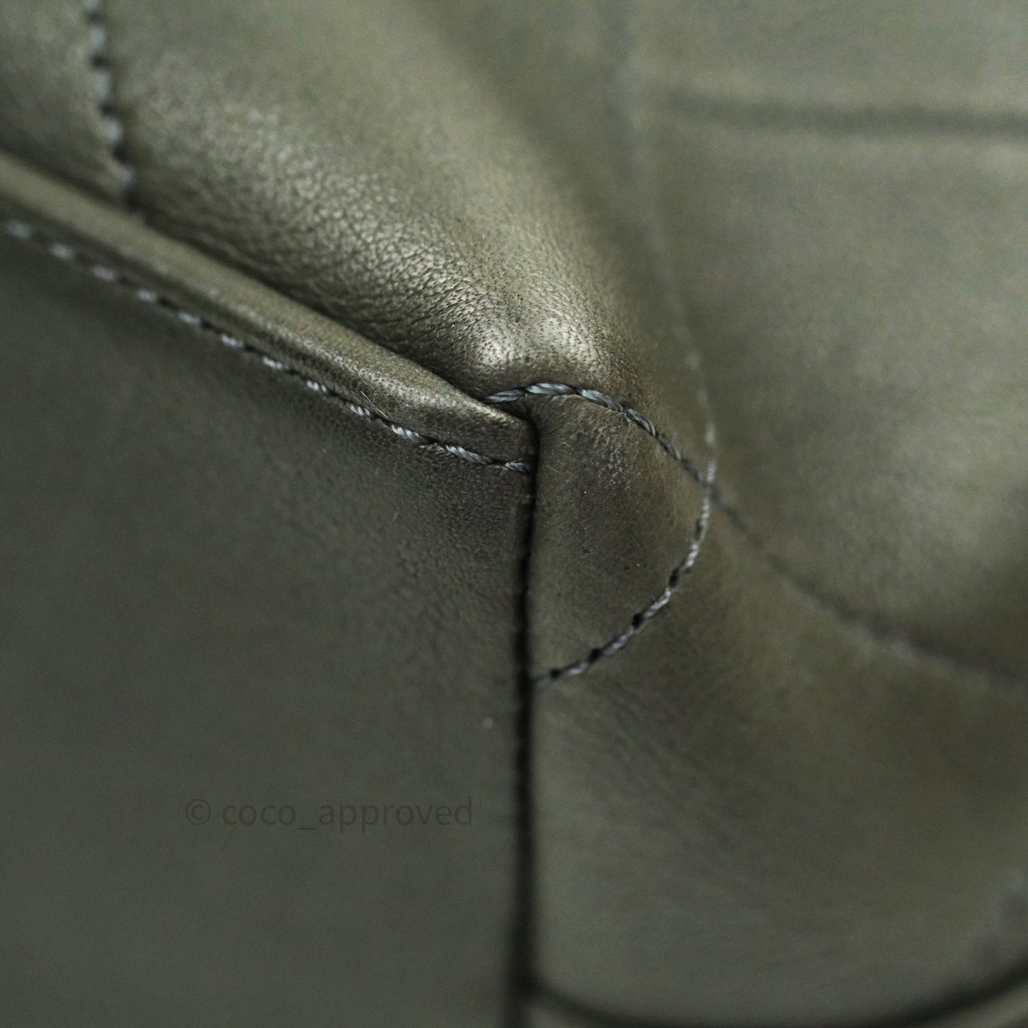 Chanel On My Shoulder Calfskin Bucket Bag⁣