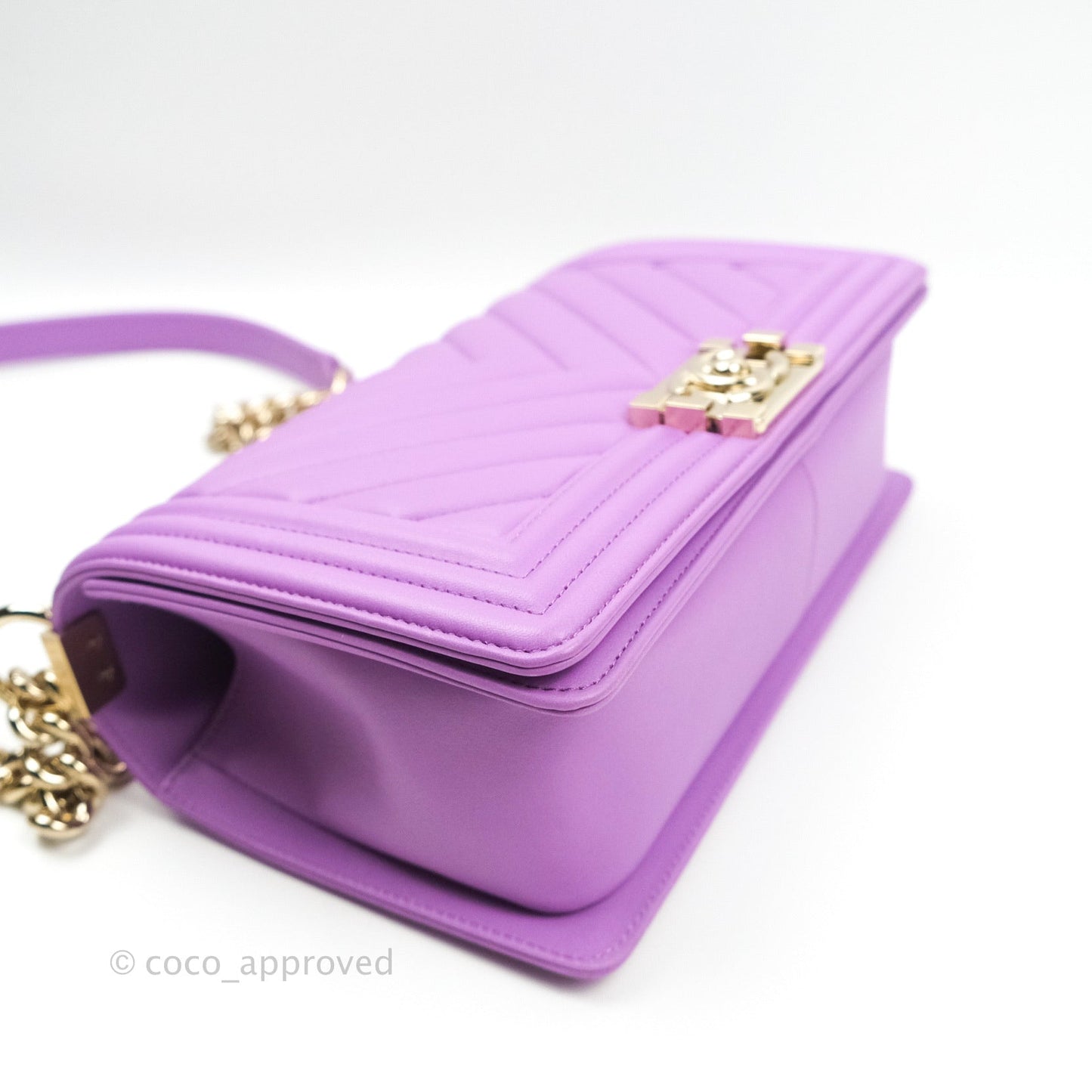 Chanel Boy Chevron Medium Purple Calfskin Gold Hardware