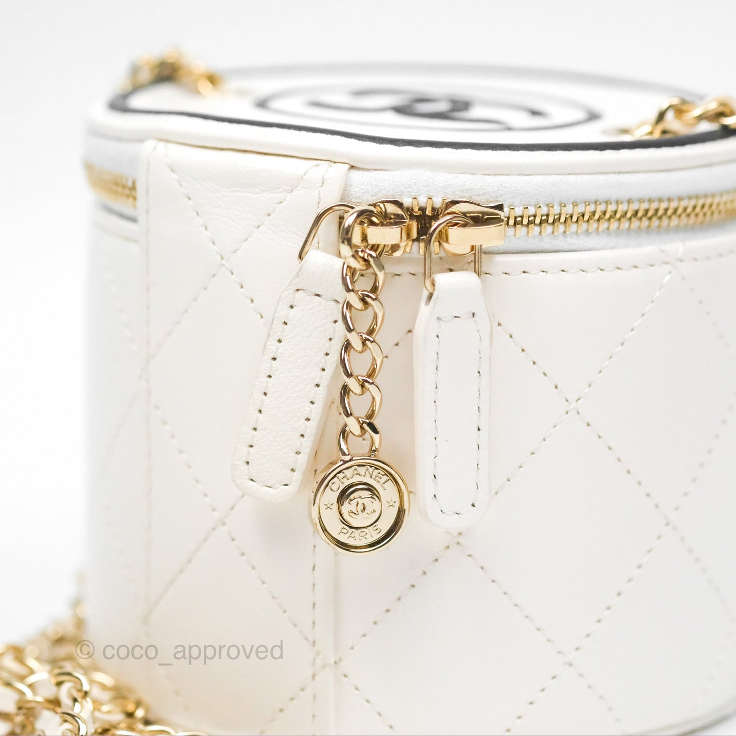 Chanel CC Quilted Round Vanity Clutch With Chain White Lambskin Gold Hardware