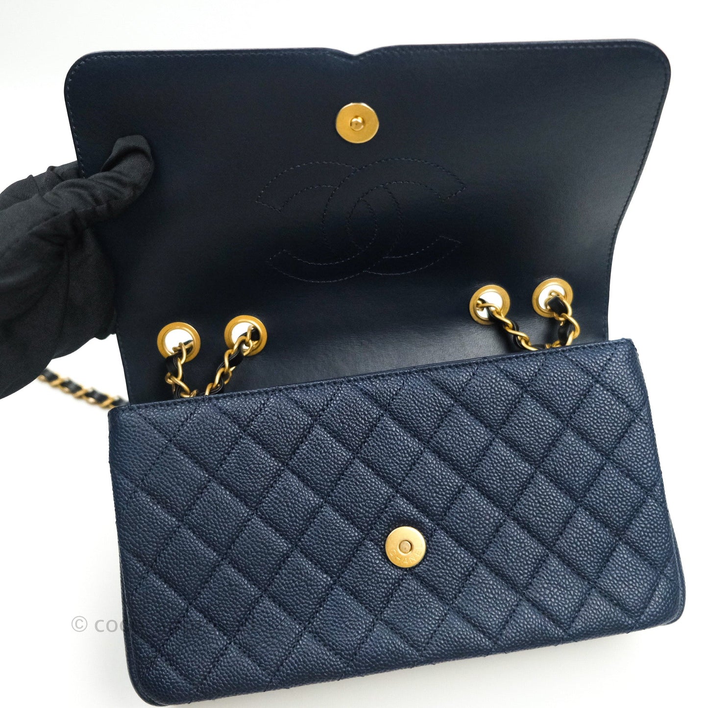 Chanel Quilted Medium CC Filigree Flap Navy Caviar