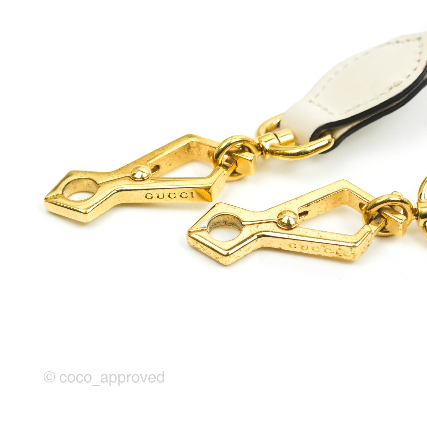 Gucci Mini Sylvie Top Handle White Calfskin Shoulder Bag⁣ ⁣⁣⁣⁣⁣⁣⁣⁣⁣⁣⁣⁣⁣⁣⁣⁣With Strap