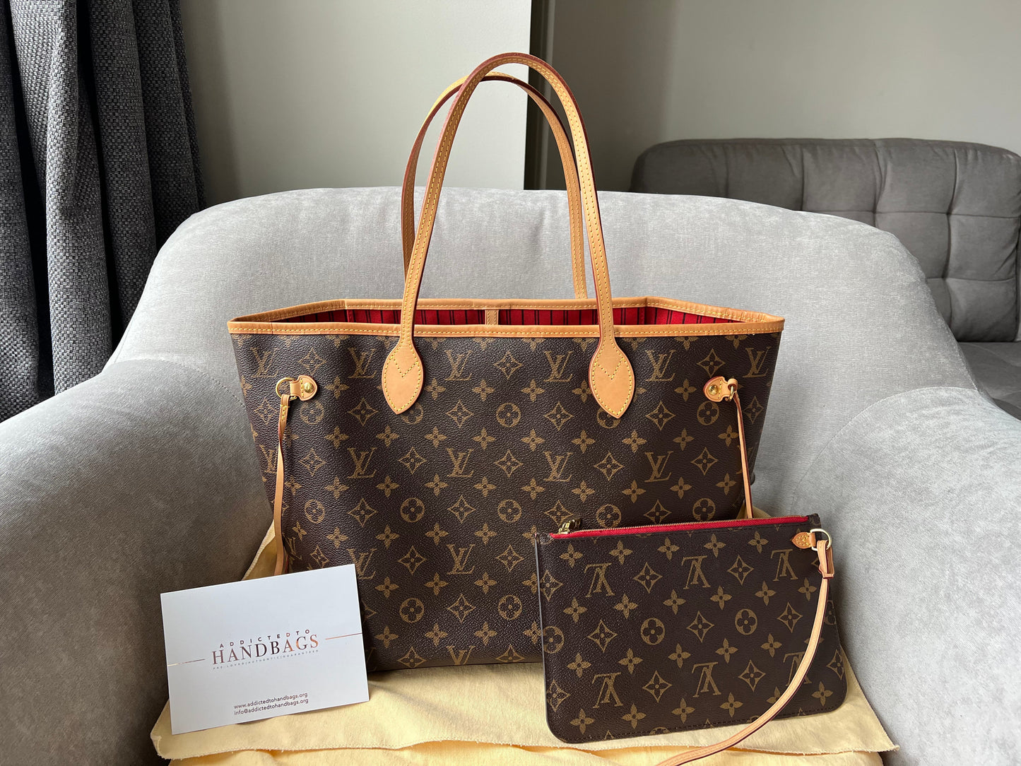 Louis Vuitton Neverfull MM Monogram (1,410)