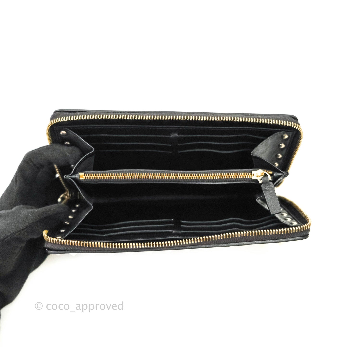 Valentino Garavani Rockstud Wallet Black Gold Hardware