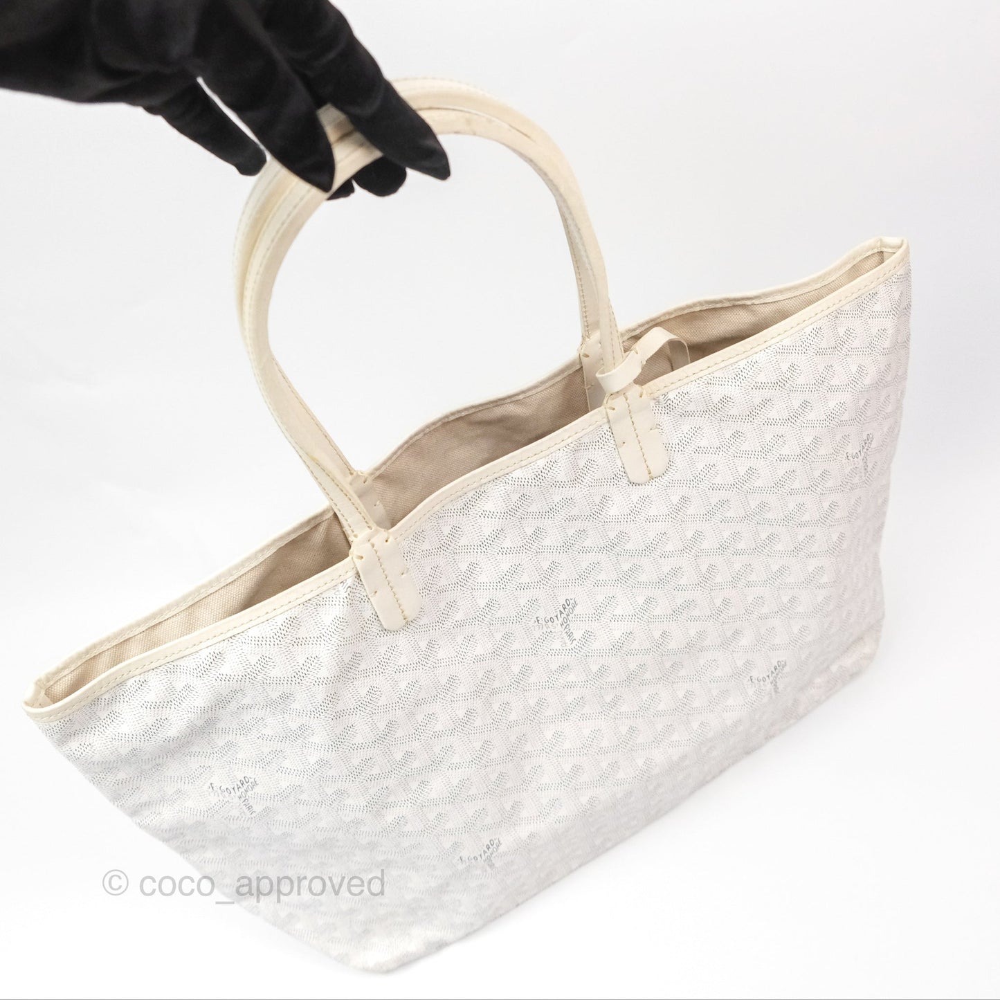 Goyard St Louis Tote PM ⁣⁣⁣⁣⁣⁣⁣⁣⁣⁣⁣⁣⁣⁣⁣⁣⁣⁣⁣⁣White Goyardine Canvas