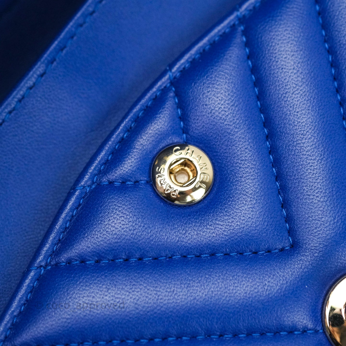 Chanel Classic Chevron M/L Medium Double Flap Blue Lambskin Gold Hardware