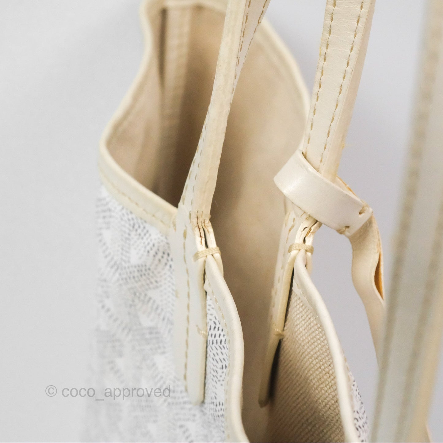 Goyard St Louis Tote PM ⁣⁣⁣⁣⁣⁣⁣⁣⁣⁣⁣⁣⁣⁣⁣⁣⁣⁣⁣⁣White Goyardine Canvas