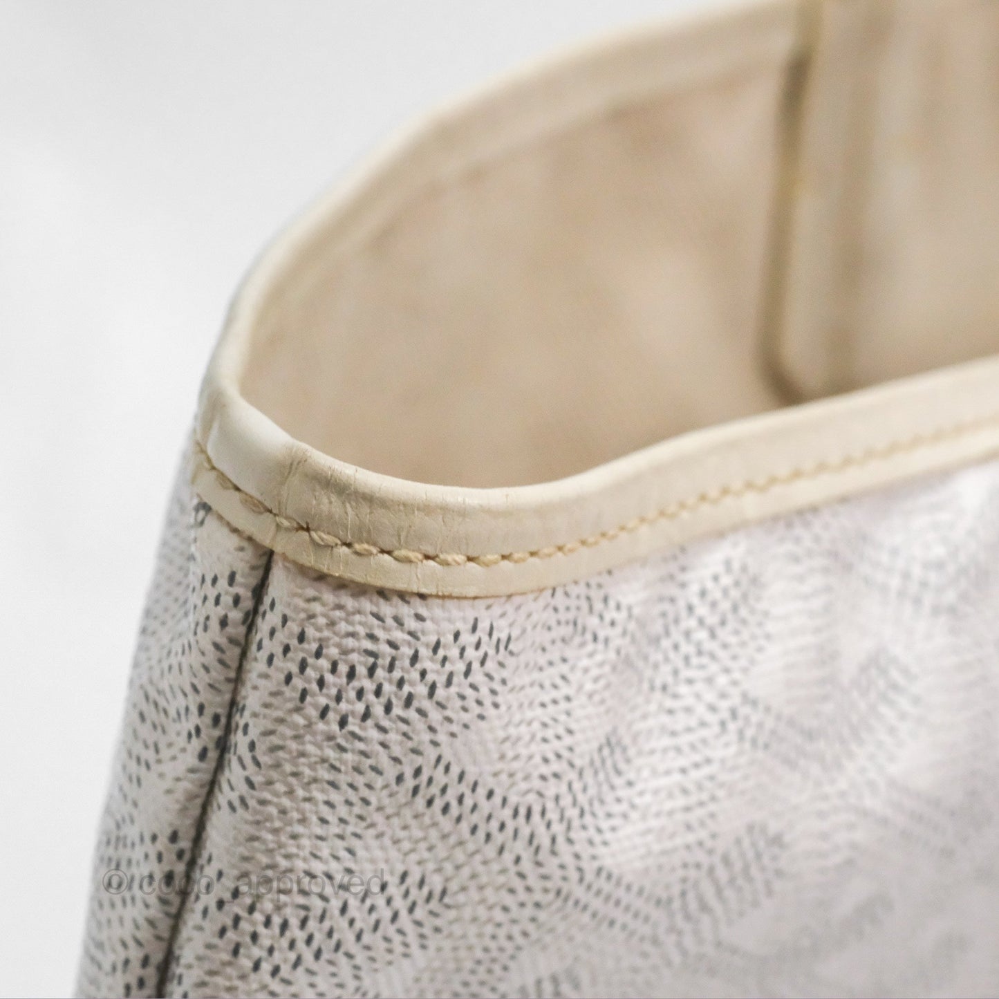 Goyard St Louis Tote PM ⁣⁣⁣⁣⁣⁣⁣⁣⁣⁣⁣⁣⁣⁣⁣⁣⁣⁣⁣⁣White Goyardine Canvas