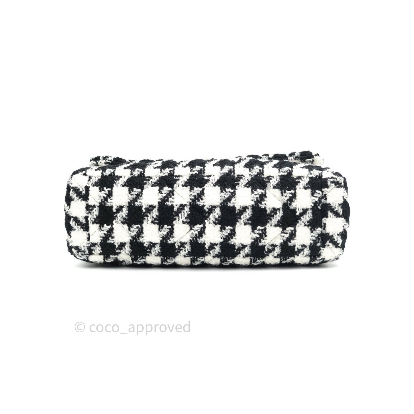Chanel 19 Maxi Tweed White Black Houndstooth Mixed Hardware 19K