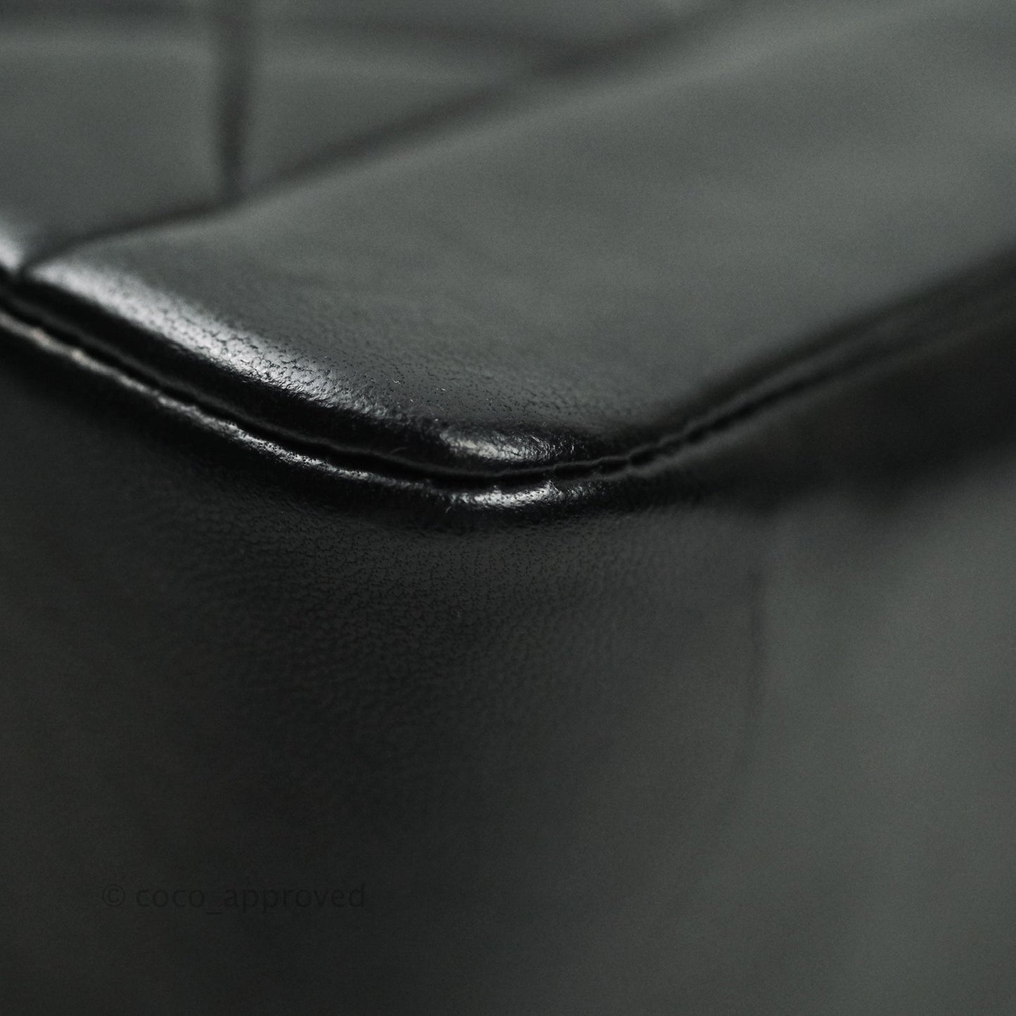 Chanel Black Quilted Lambskin Medium Vintage Classic Diana Flap Bag