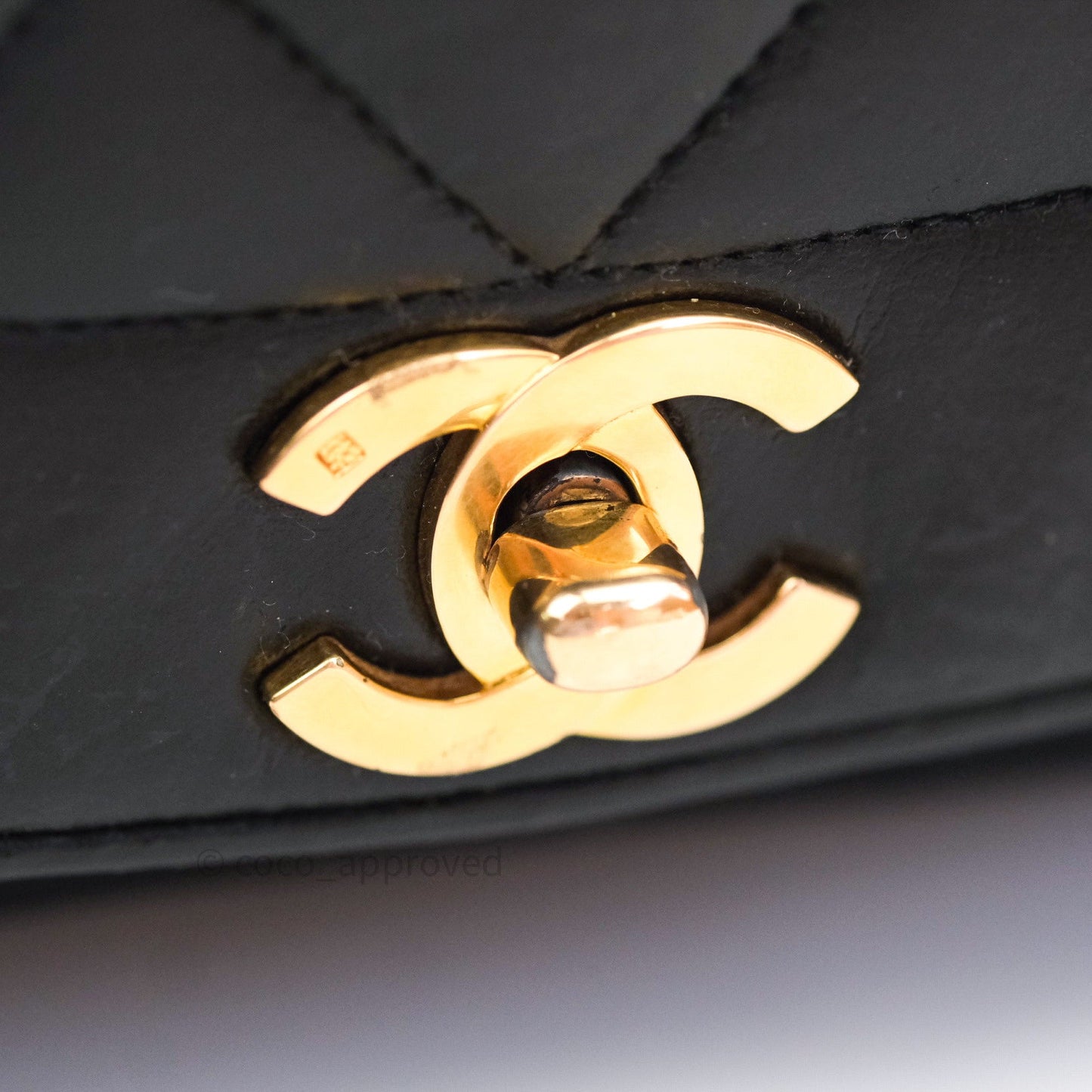 Chanel Black Quilted Lambskin Medium Vintage Classic Diana Flap Bag