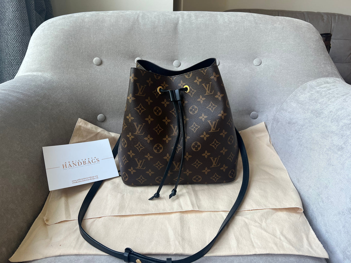 Louis Vuitton Neo Noe Monogram and Black (1,560)