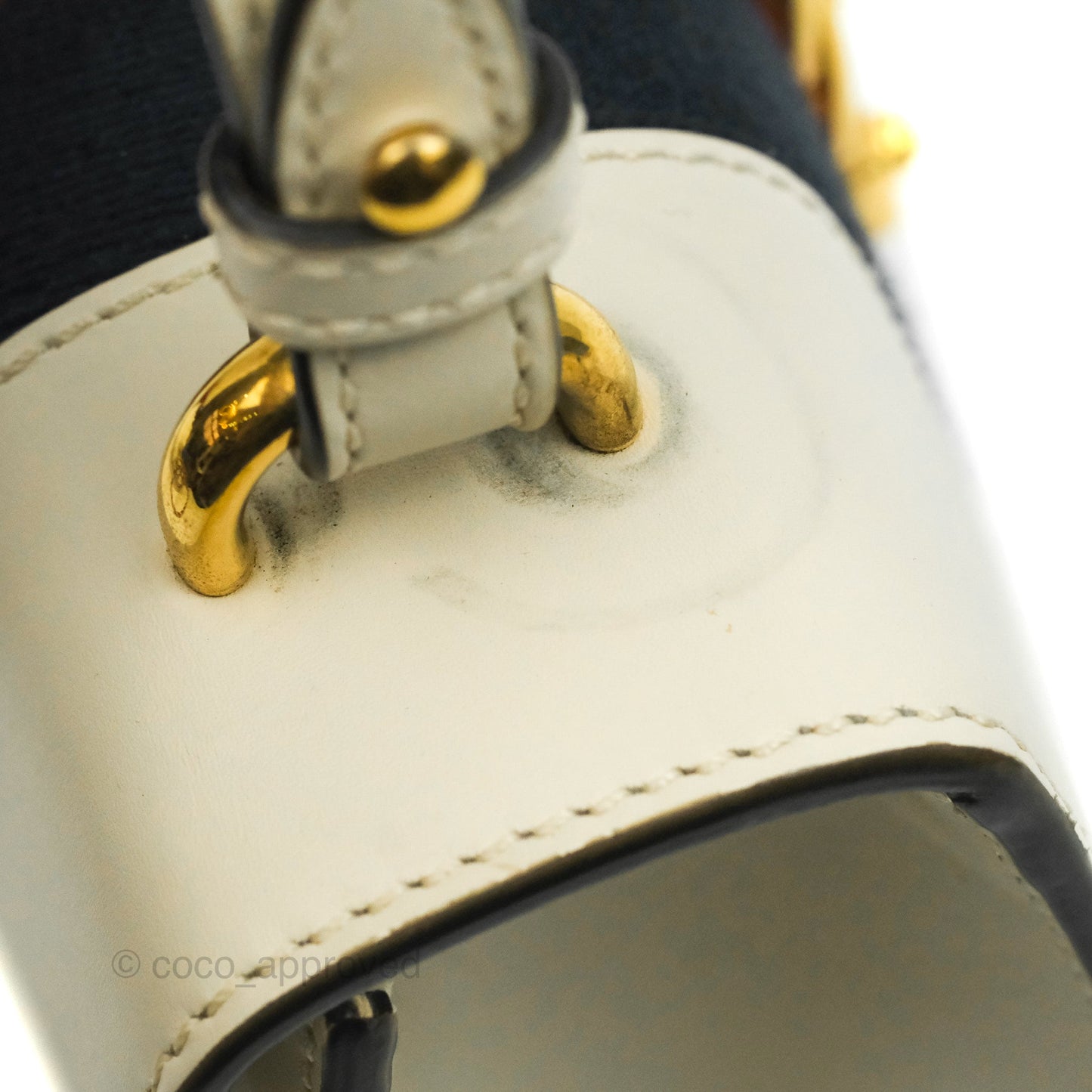 Gucci Mini Sylvie Top Handle White Calfskin Shoulder Bag⁣ ⁣⁣⁣⁣⁣⁣⁣⁣⁣⁣⁣⁣⁣⁣⁣⁣With Strap