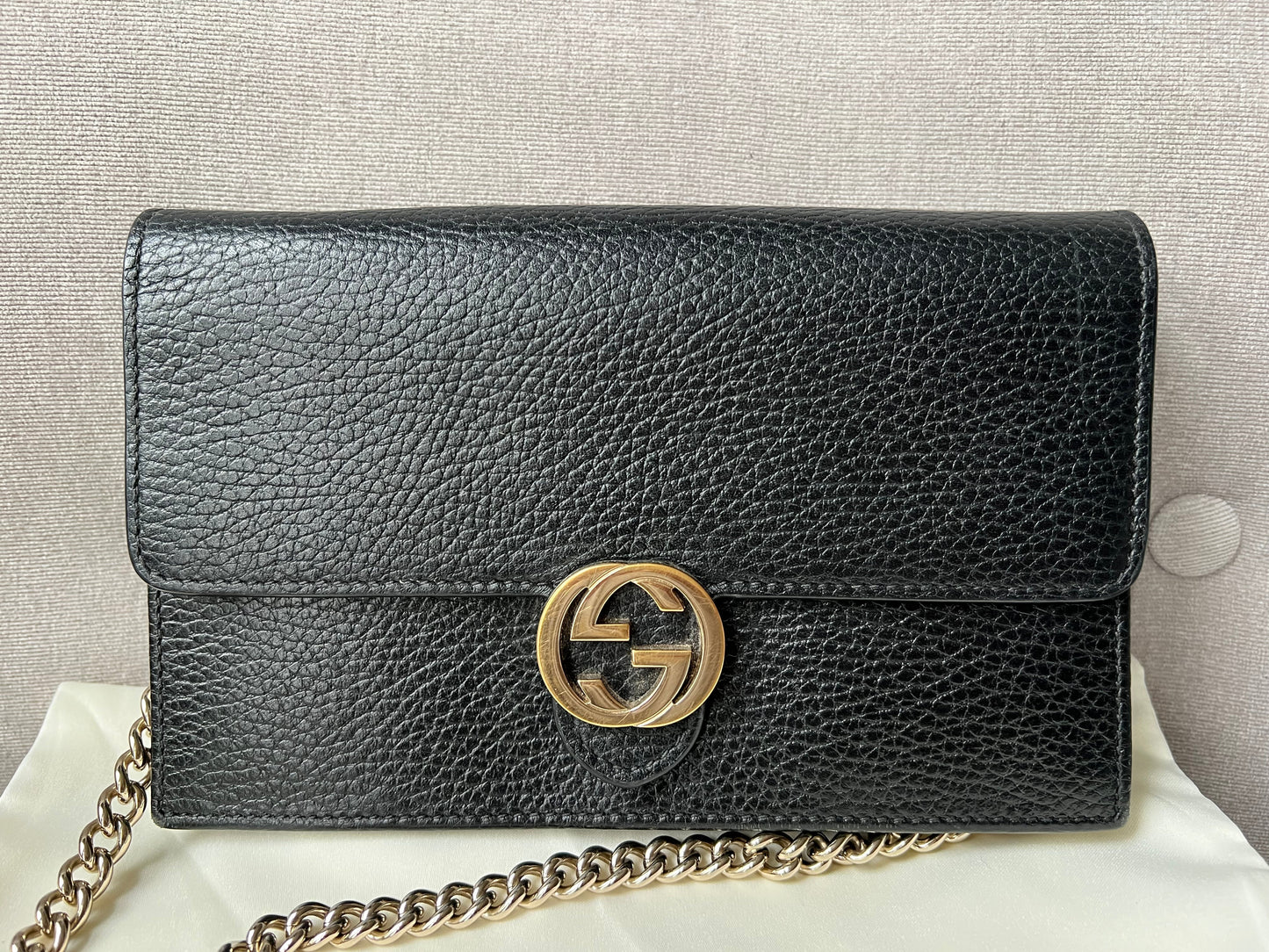 Luxury Gucci Black Interlocking Chain Wallet