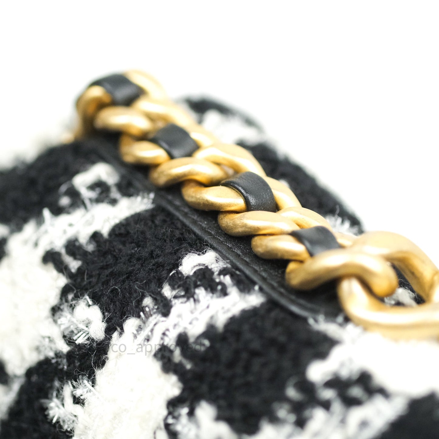 Chanel 19 Maxi Tweed White Black Houndstooth Mixed Hardware 19K