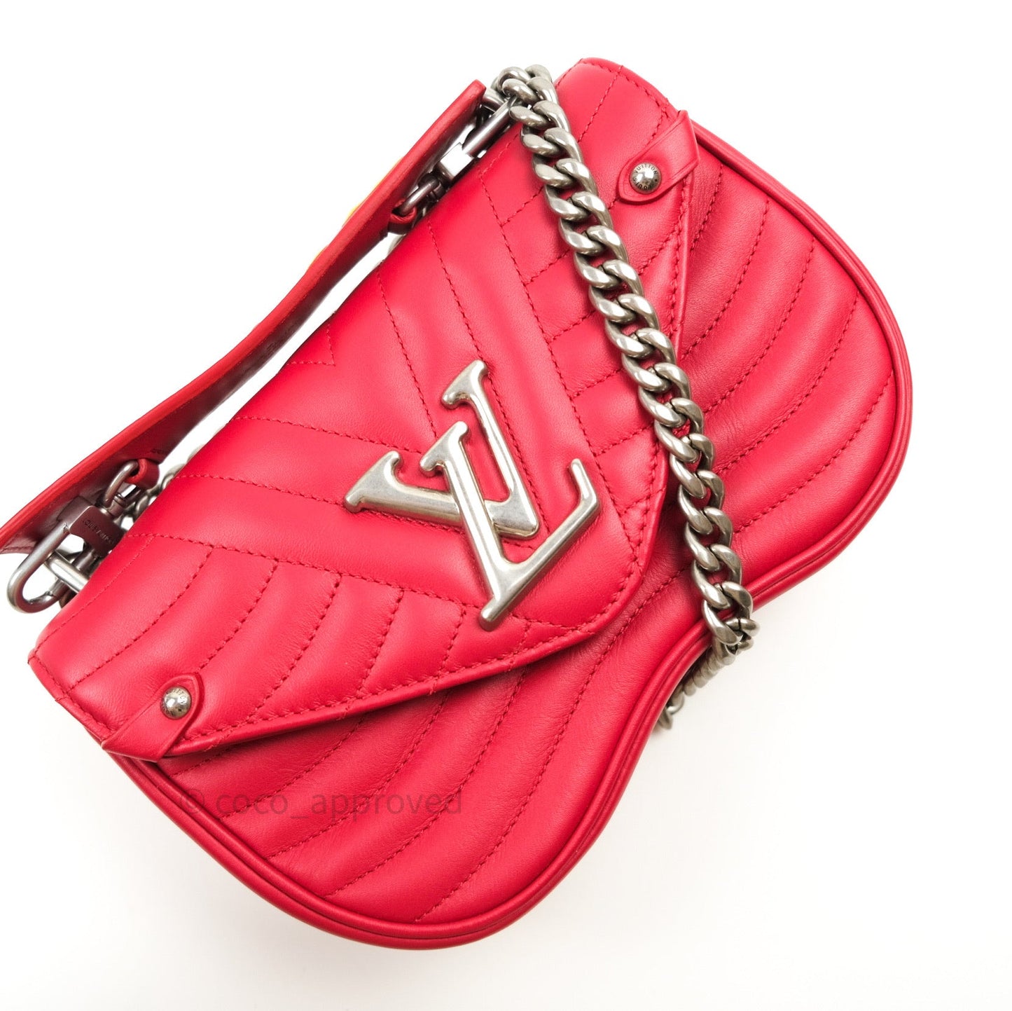 Louis Vuitton New Wave Chain Red Calfskin PM