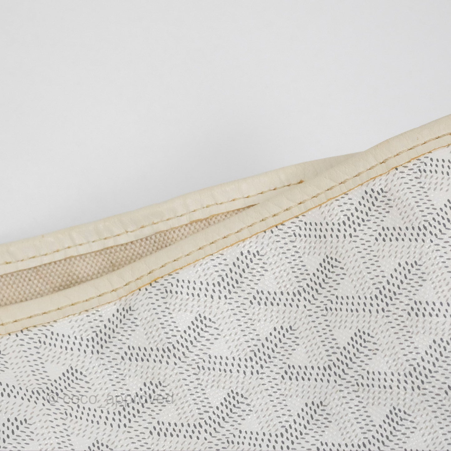Goyard St Louis Tote PM ⁣⁣⁣⁣⁣⁣⁣⁣⁣⁣⁣⁣⁣⁣⁣⁣⁣⁣⁣⁣White Goyardine Canvas