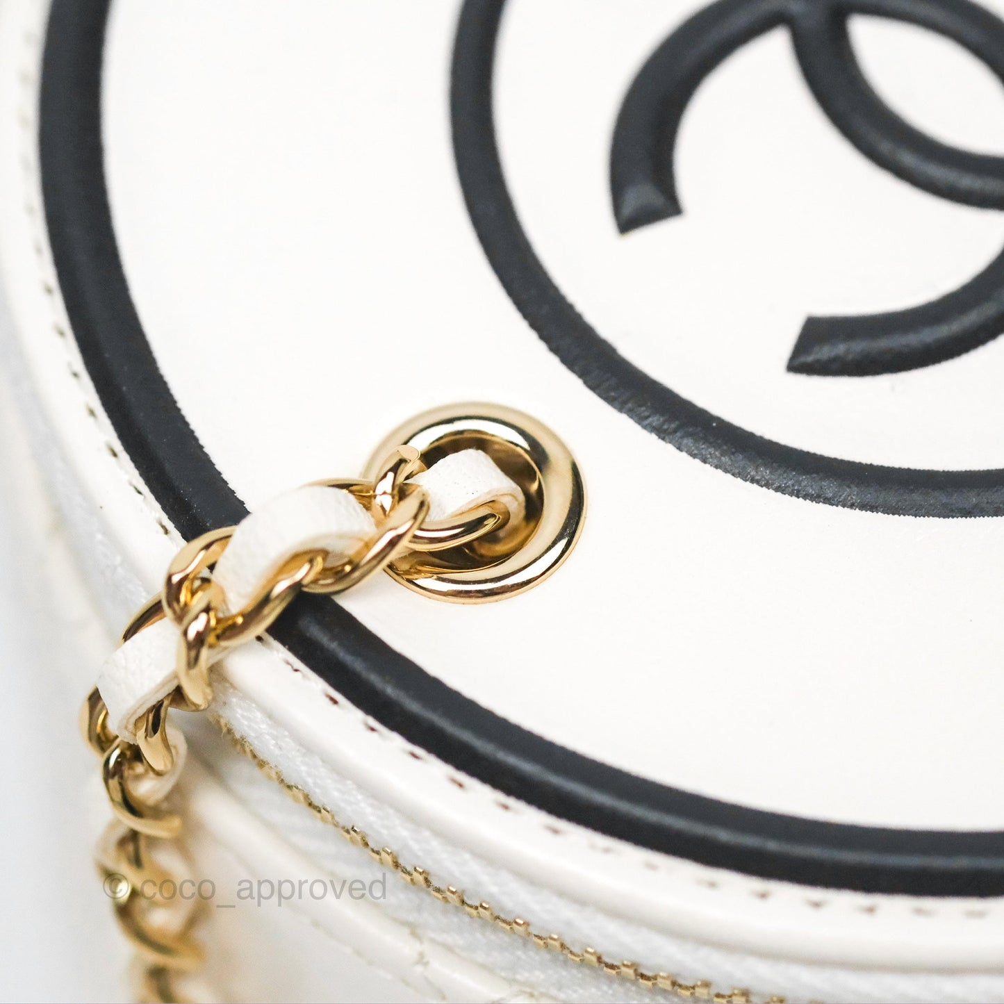 Chanel CC Quilted Round Vanity Clutch With Chain White Lambskin Gold Hardware