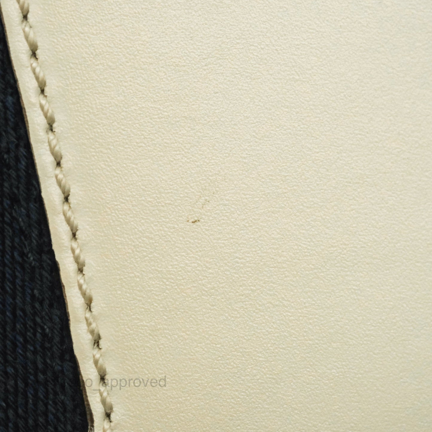Gucci Mini Sylvie Top Handle White Calfskin Shoulder Bag⁣ ⁣⁣⁣⁣⁣⁣⁣⁣⁣⁣⁣⁣⁣⁣⁣⁣With Strap