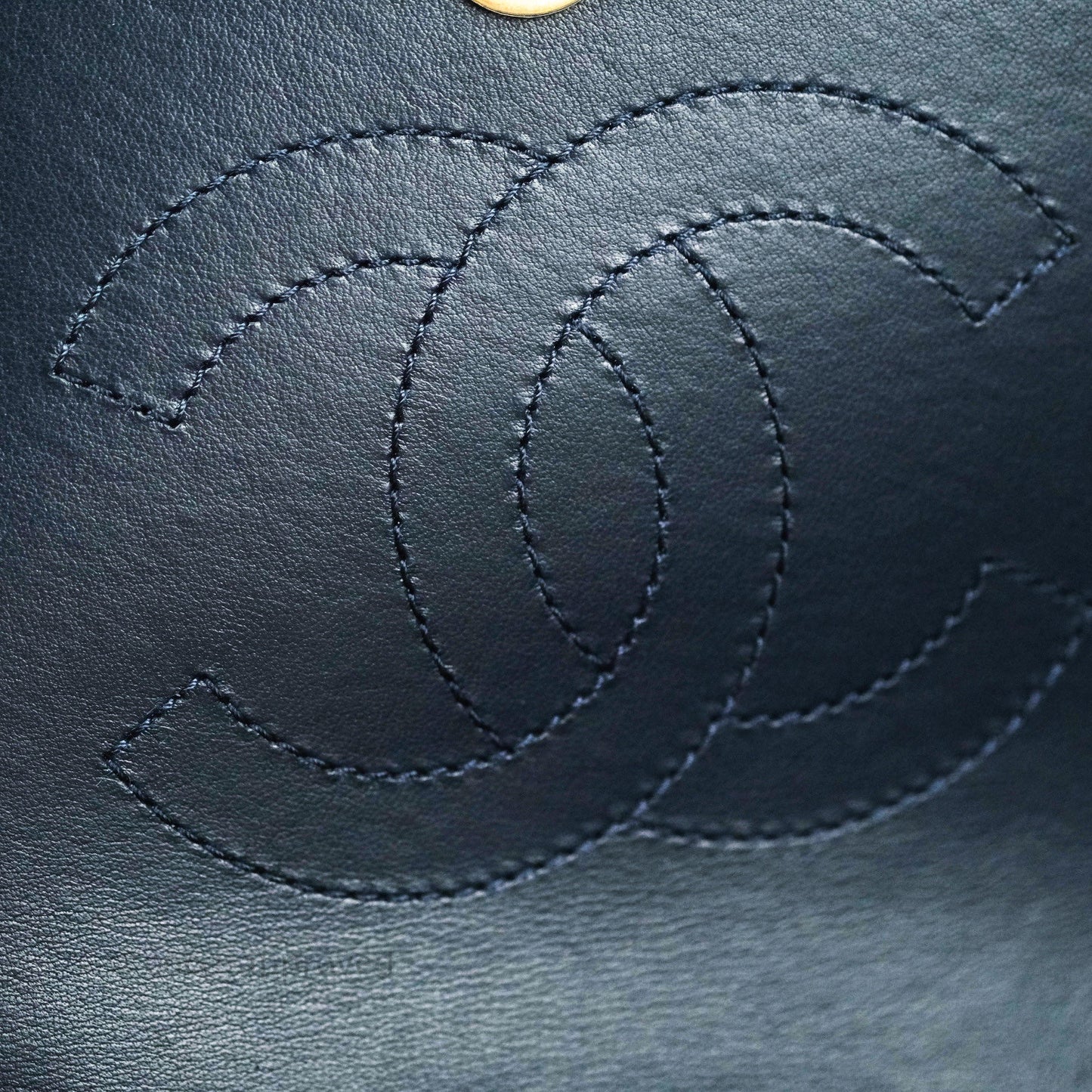 Chanel Quilted Medium CC Filigree Flap Navy Caviar