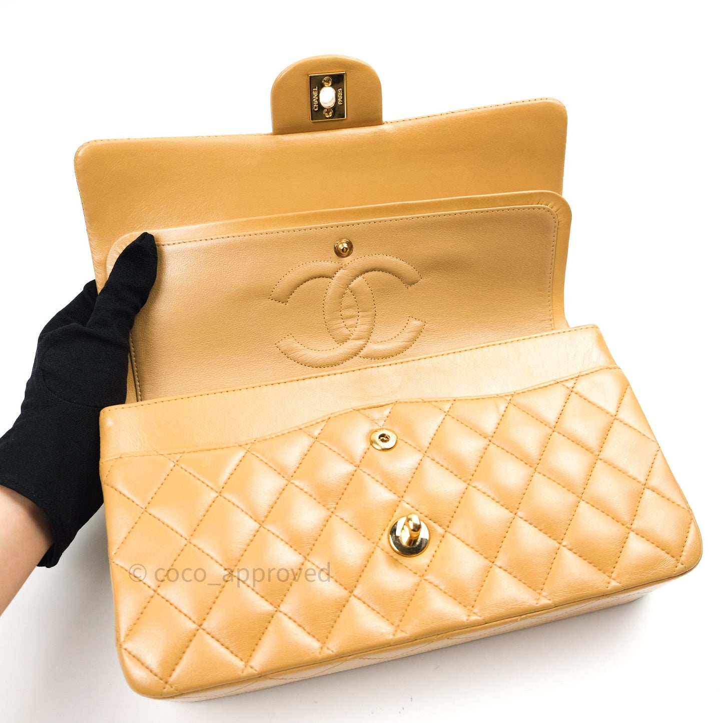 Chanel Vintage Classic M/L Beige Lambskin 24K Gold Hardware