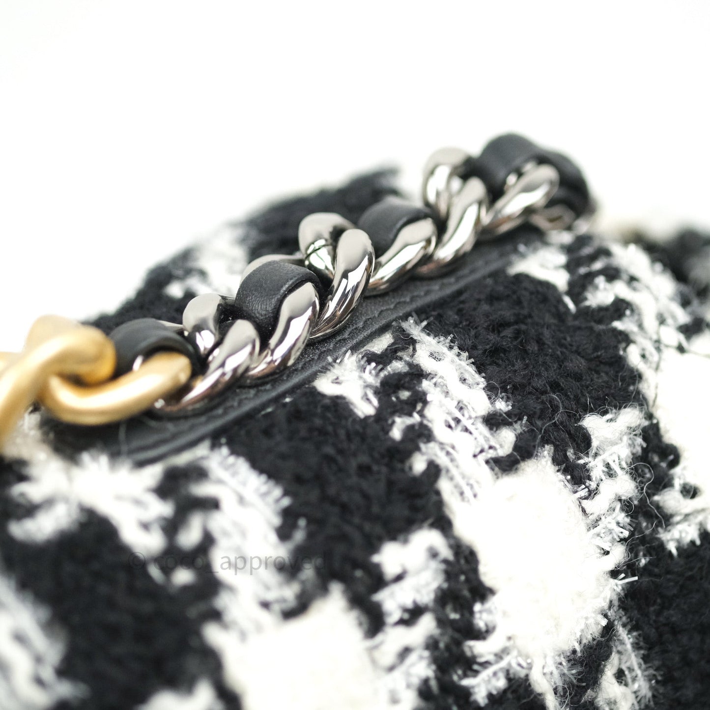Chanel 19 Maxi Tweed White Black Houndstooth Mixed Hardware 19K