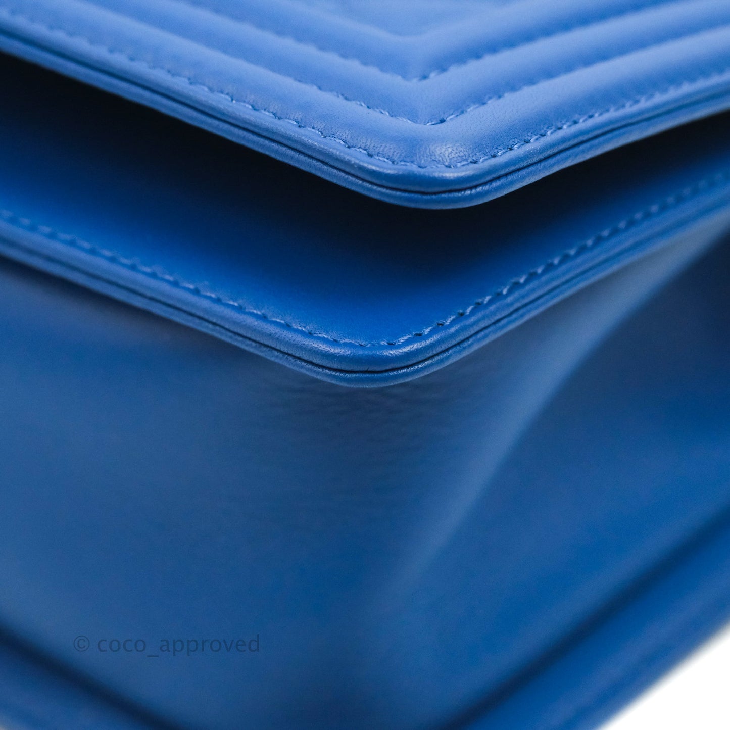 Chanel Quilted Medium Boy Blue Calfskin Gold Hardware