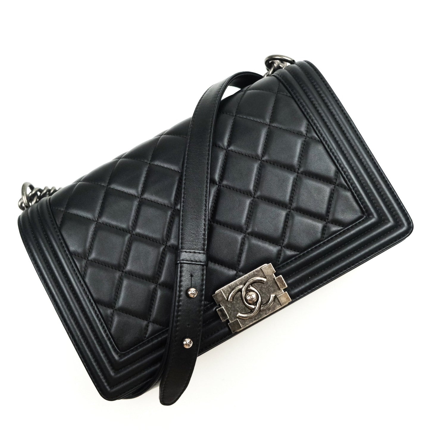 Chanel Quilted Boy New Medium Black Calfskin Ruthenium Hardware