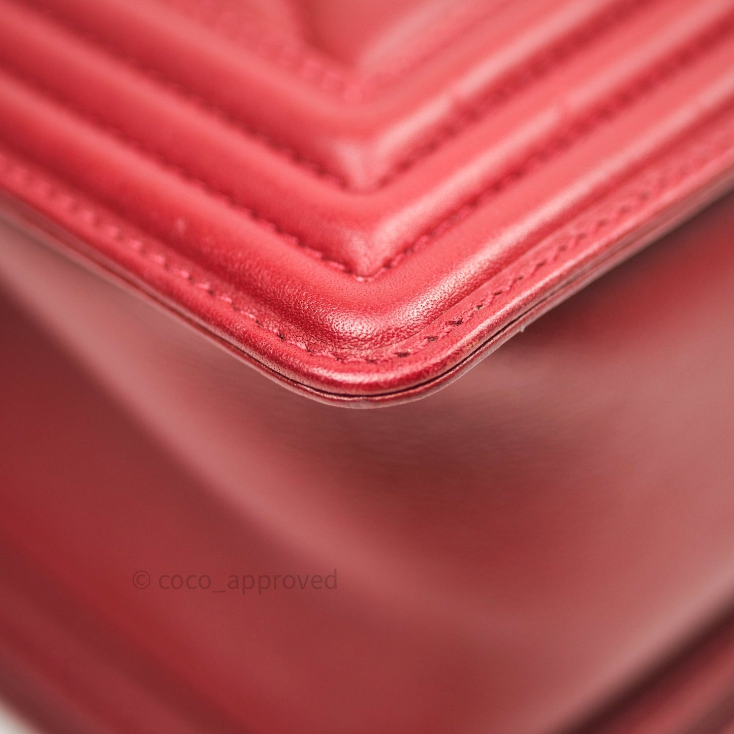 Chanel Boy Chevron Medium Red Calfskin Ruthenium Hardware