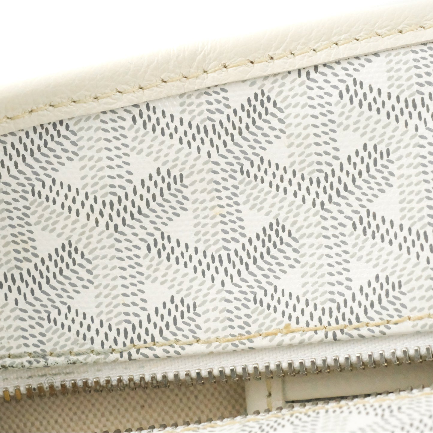 Goyard Artois Goyardine Canvas PM⁣⁣⁣⁣⁣⁣⁣⁣⁣⁣⁣⁣⁣⁣⁣⁣⁣⁣⁣⁣ White