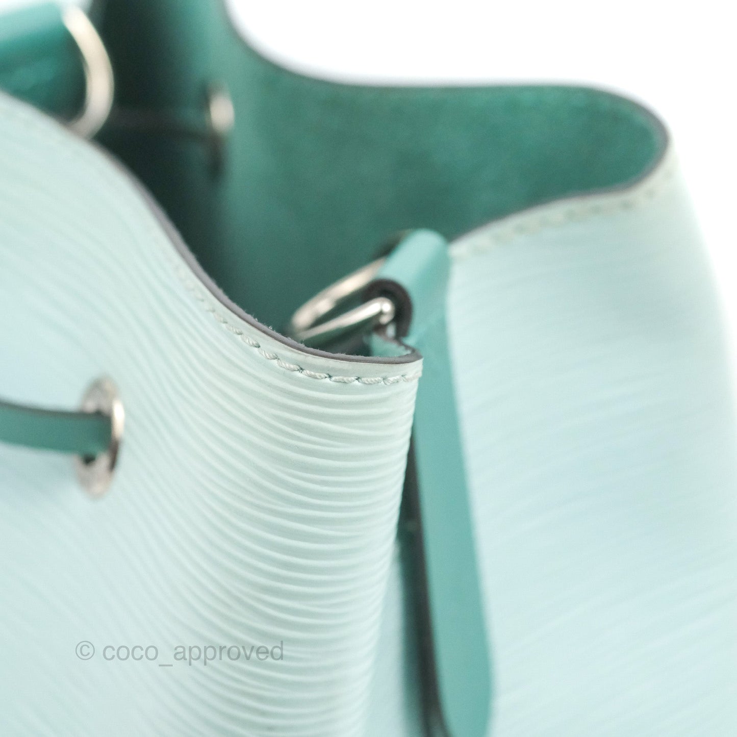 Louis Vuitton Neonoe BB Epi Seaside Green