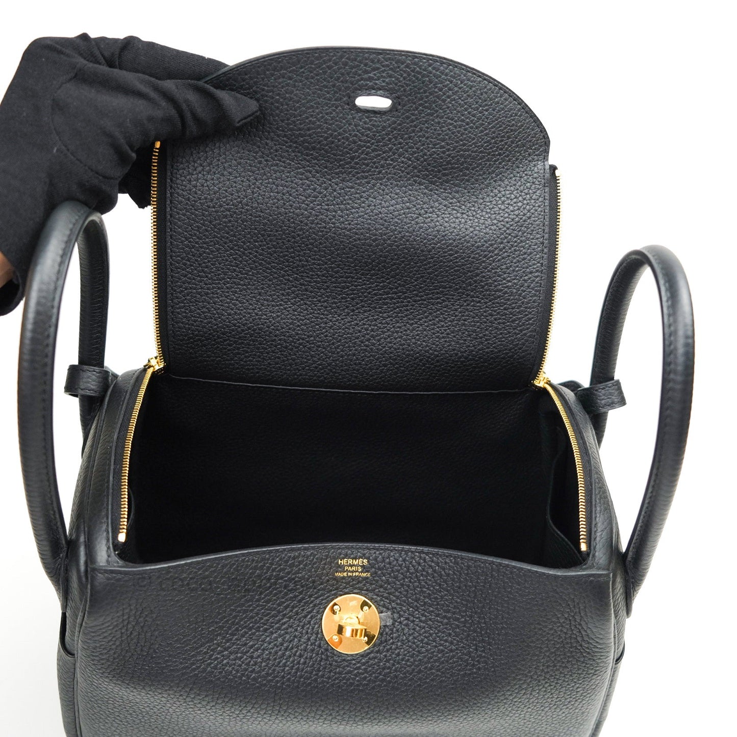 Hermès Lindy 26 Taurillion Clemence Black Gold Hardware