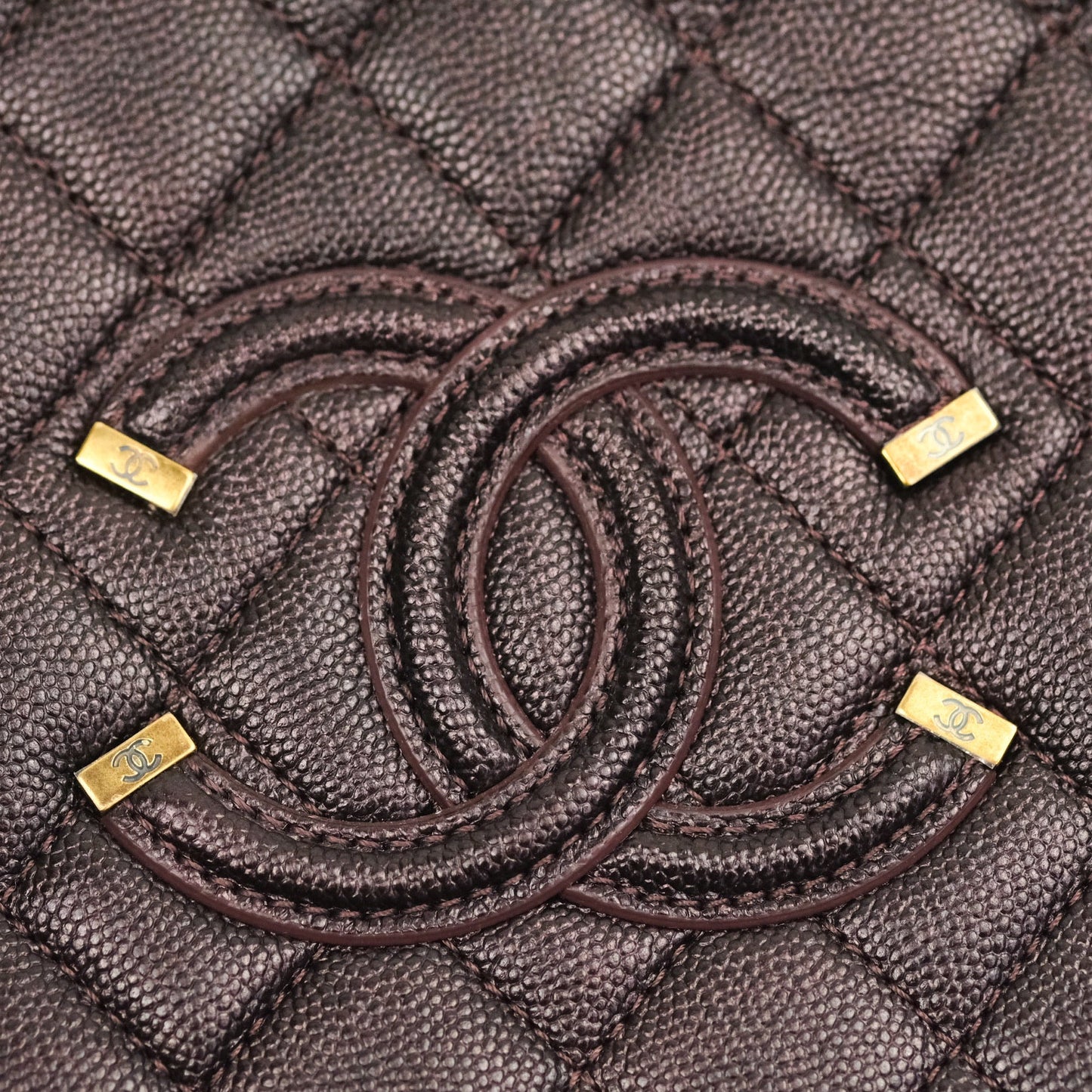 Chanel Quilted Medium CC Filigree Vanity Case Iridescent Burgundy Caviar Gold Hardware