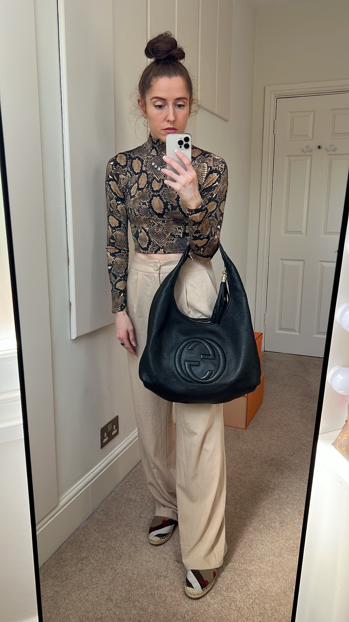 Luxury Gucci Soho Large Hobo in Black Pebbled Calfskin