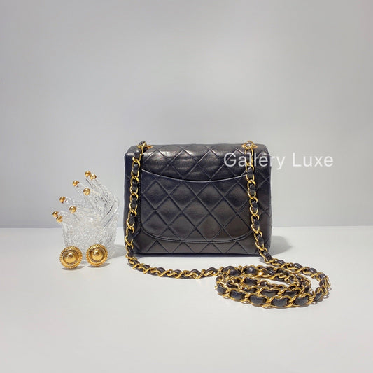 No.2464-Chanel Vintage Lambskin Classic Mini 17cm