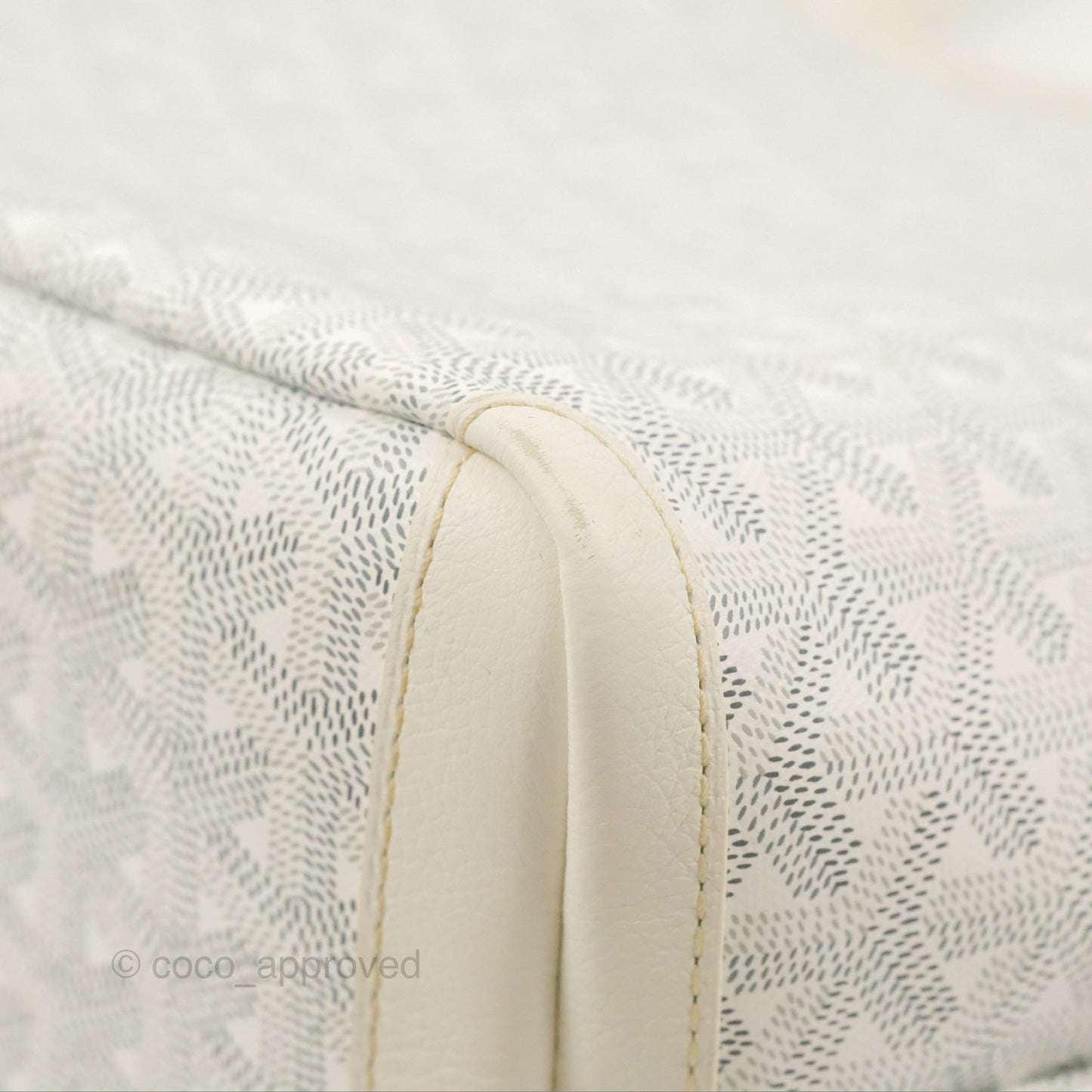Goyard Artois Goyardine Canvas PM⁣⁣⁣⁣⁣⁣⁣⁣⁣⁣⁣⁣⁣⁣⁣⁣⁣⁣⁣⁣ White