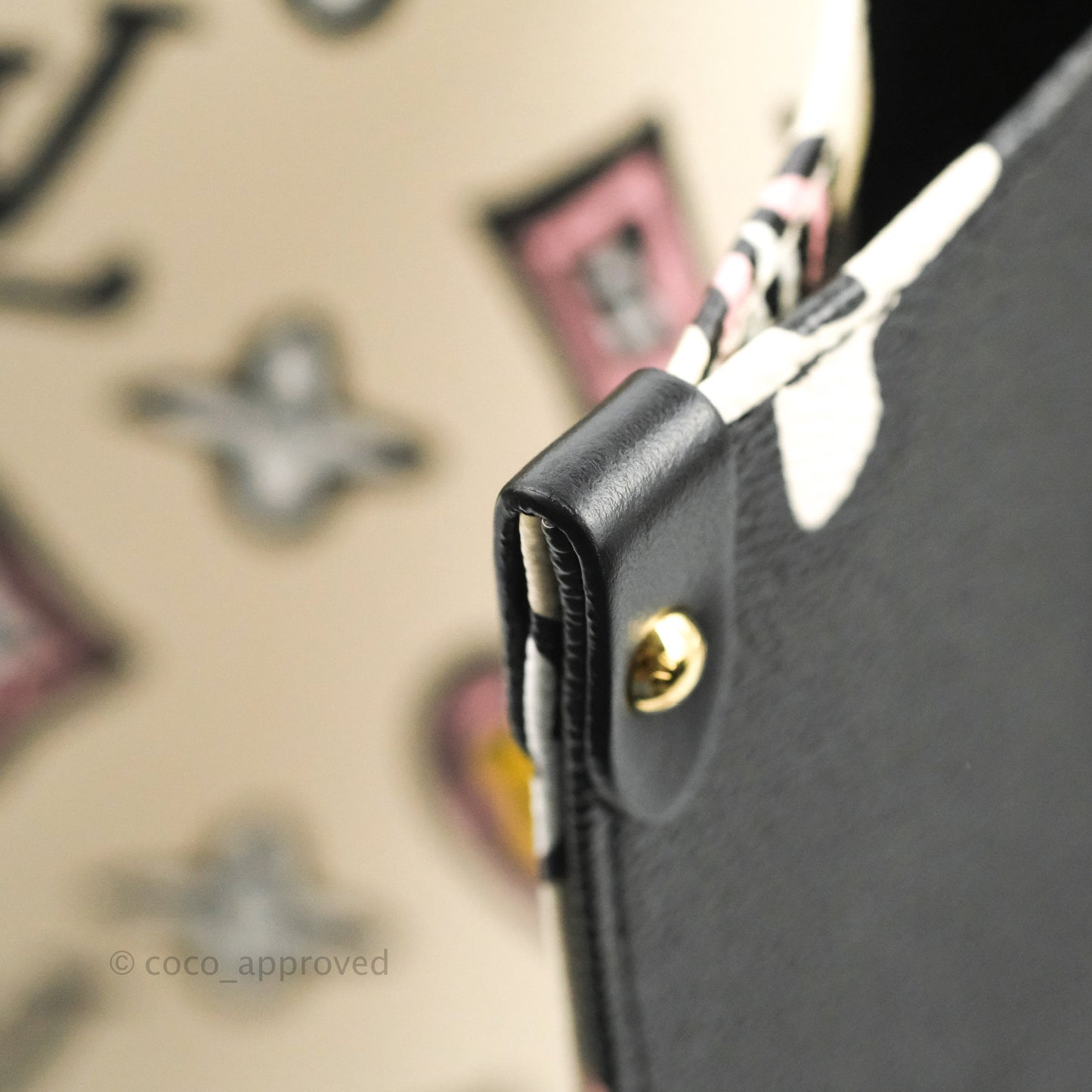 Louis Vuitton Monogram Giant Wild At Heart Onthego GM Black