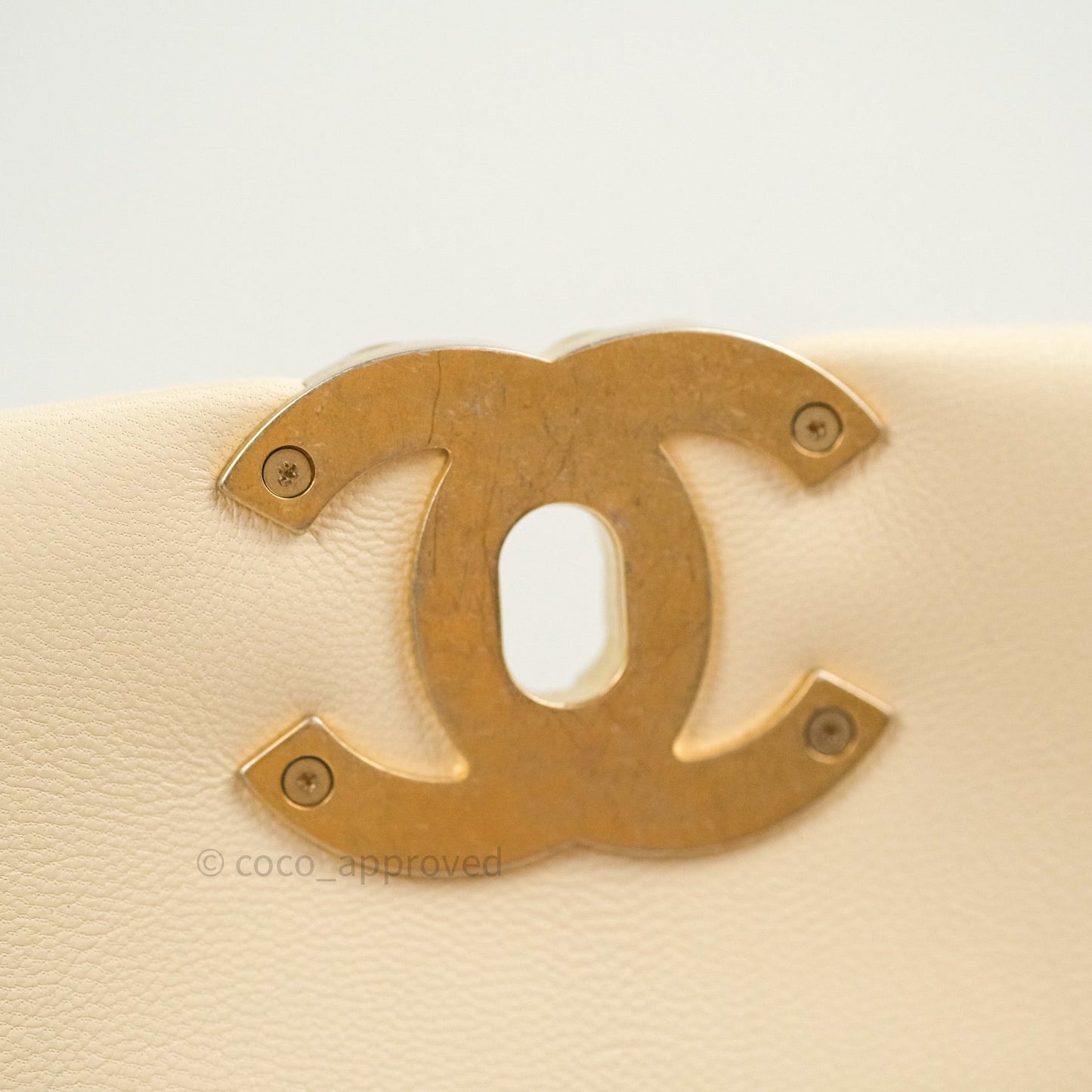 Chanel 19 Medium Beige Lambskin Mixed Hardware
