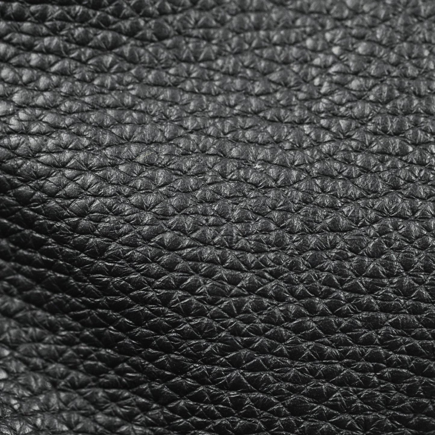 Hermès Lindy 26 Black Clemence Gold Hardware