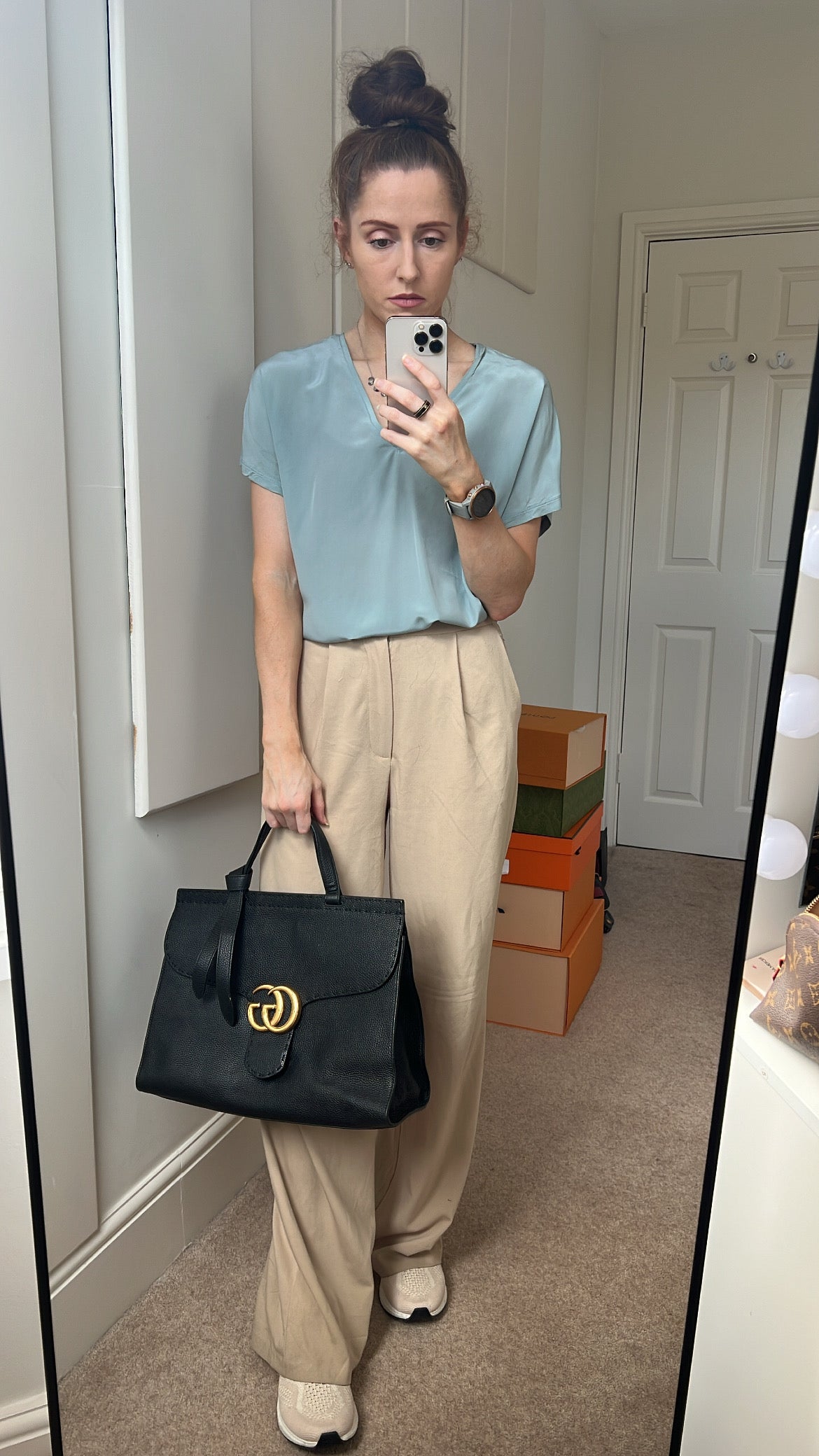 Luxury Gucci GG Black Marmont Medium Top Handle Bag