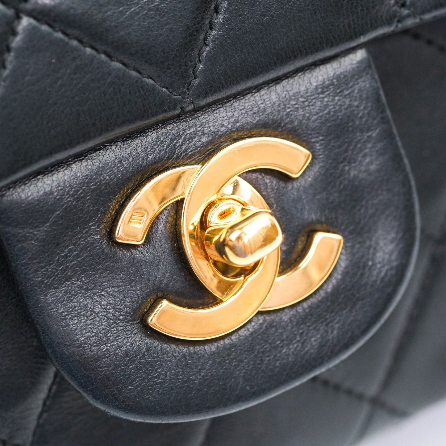 Chanel Classic Vintage M/L Medium Double Flap Bag Black Lambskin 24K Gold Hardware