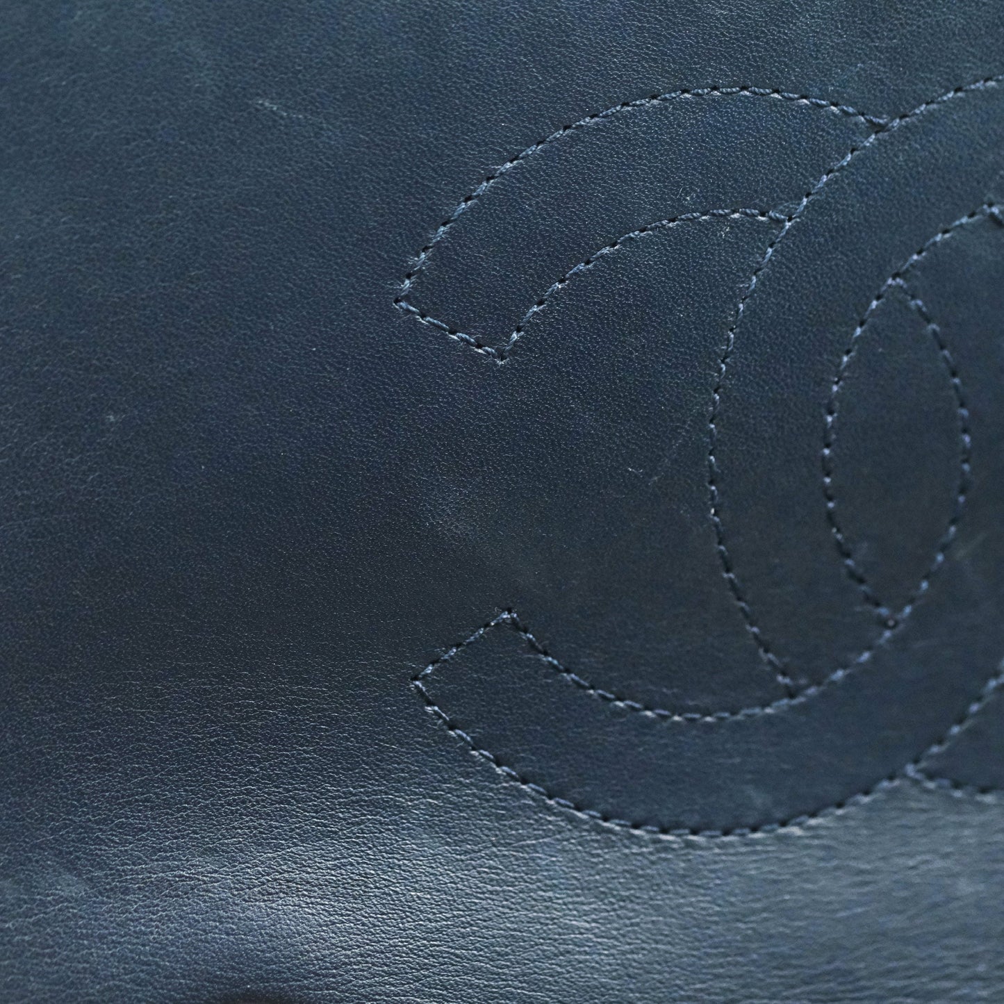 Chanel Quilted Medium CC Filigree Flap Navy Caviar Aged Gold Hardware
