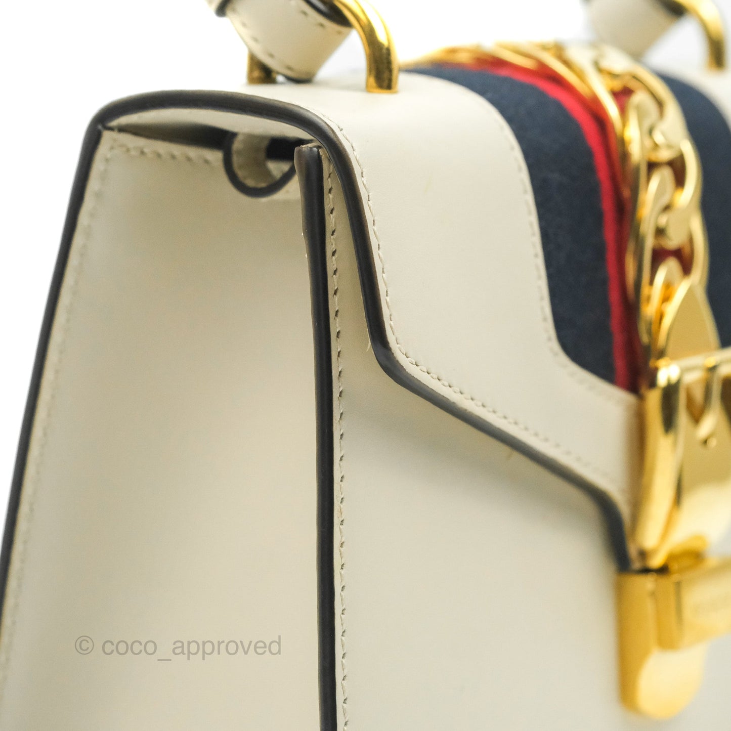 Gucci Mini Sylvie Top Handle White Calfskin Shoulder Bag⁣ ⁣⁣⁣⁣⁣⁣⁣⁣⁣⁣⁣⁣⁣⁣⁣⁣With Strap