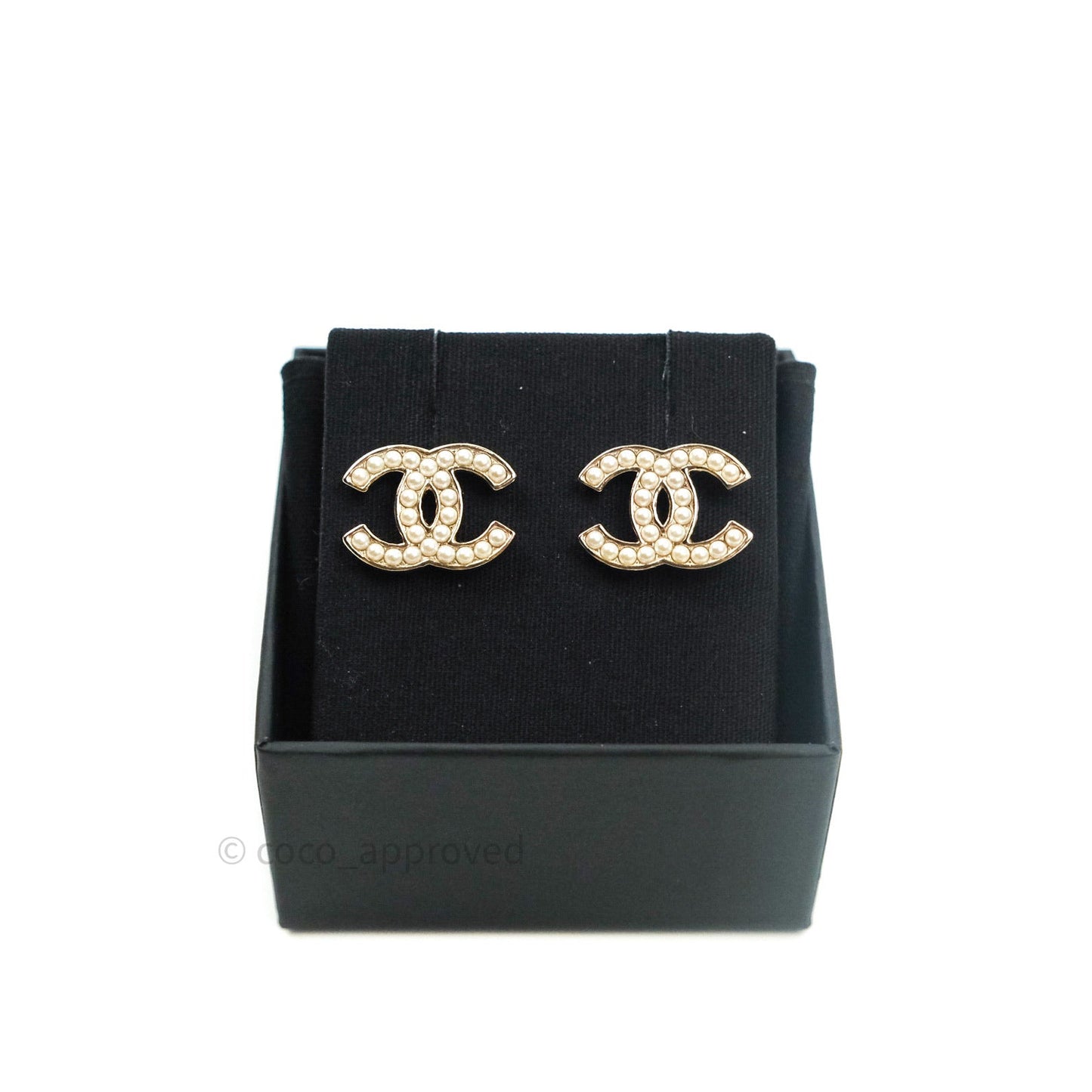 Chanel Pearl CC Earrings Gold Tone 21P