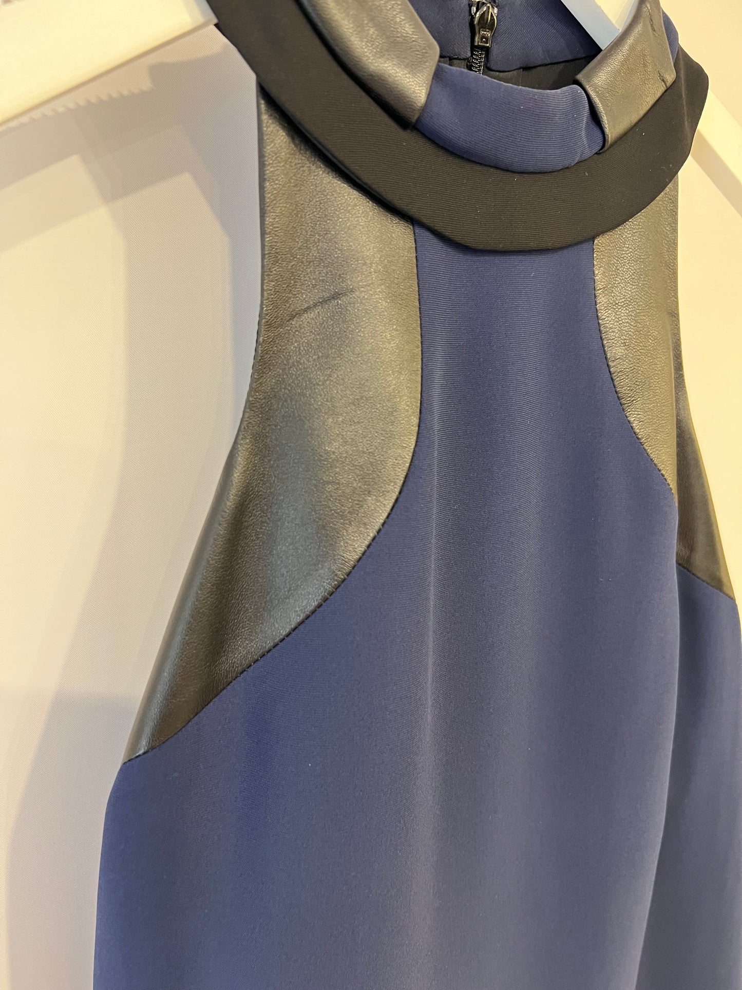 Luxury Gucci Navy Silk Sleeveless Dress with Black Leather Details Size IT 38 (UK 6)