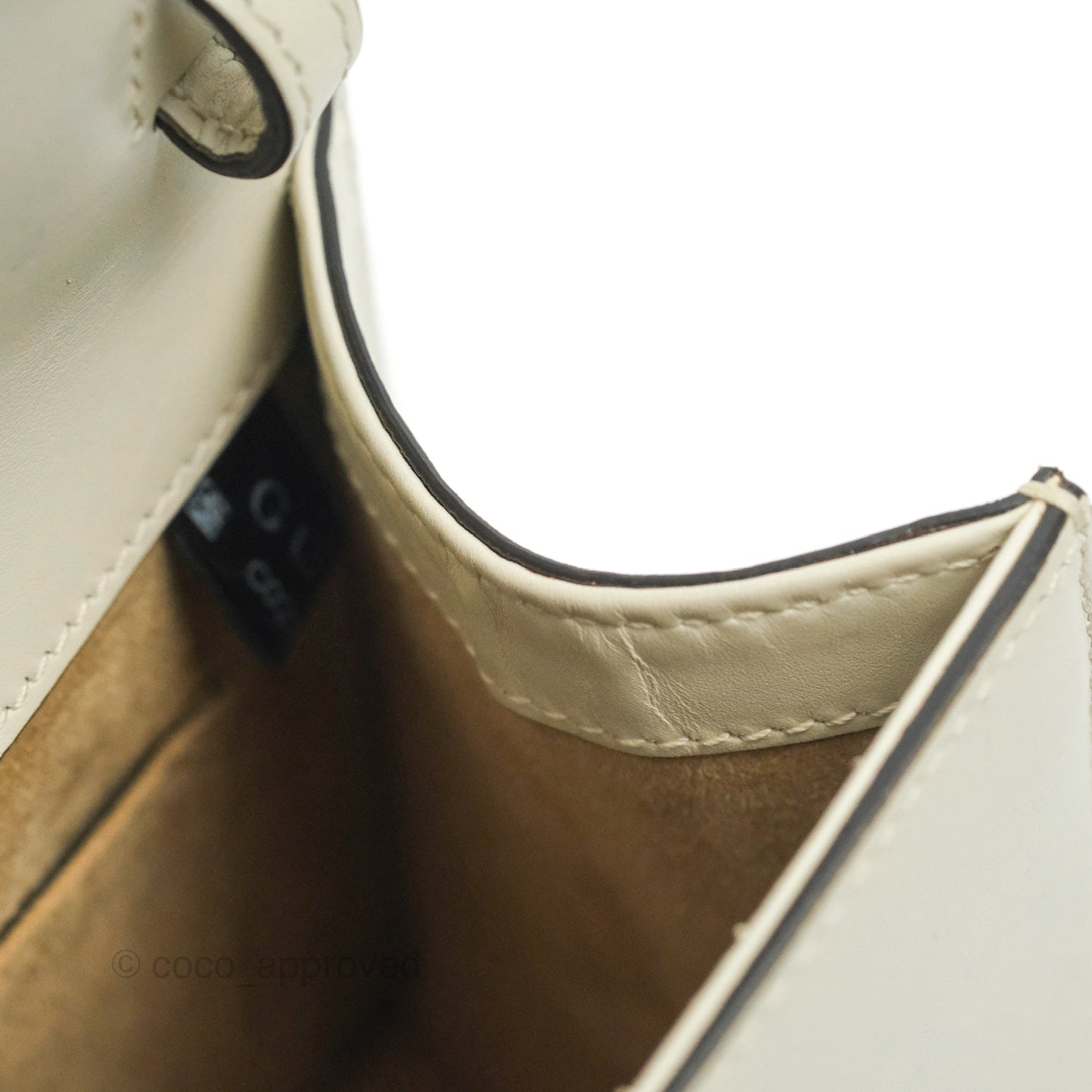 Gucci Mini Sylvie Top Handle White Calfskin Shoulder Bag⁣ ⁣⁣⁣⁣⁣⁣⁣⁣⁣⁣⁣⁣⁣⁣⁣⁣With Strap