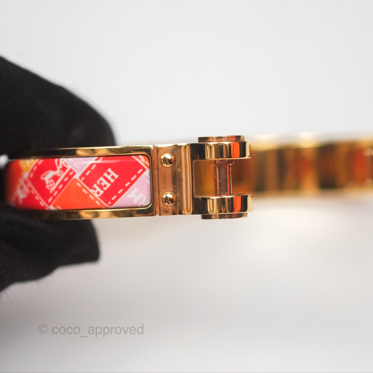 Hermès Clic H Enamel Printed Bracelet Rose Dragee Gold PM