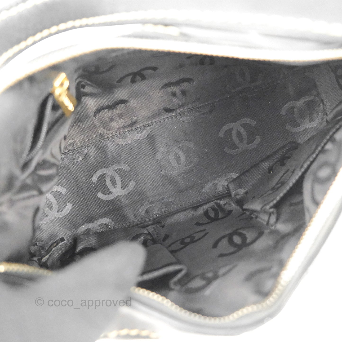 Chanel Vintage CC Shoulder Bag Black Calfskin